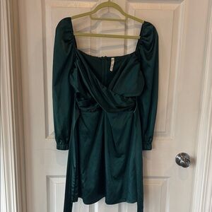 Lucy in the Sky Dark Green Long Sleeve Dress